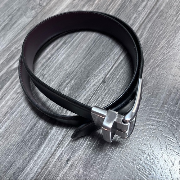 Cole Haan men’s Reversible Feather Edge Leather Black brown Belt size 32 - Picture 7 of 11